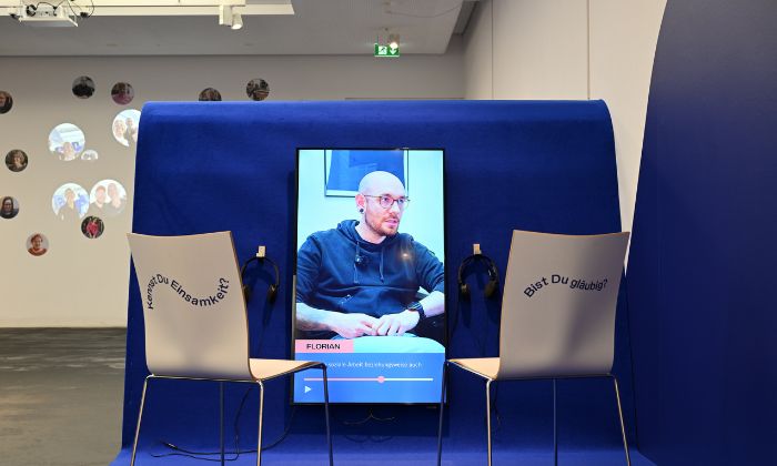Monitor in der Ausstellung Respekt