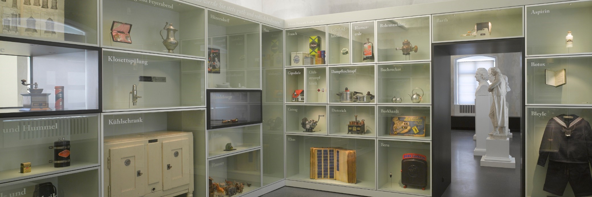 Ausstellungsregale im Ludwigsburg Museum