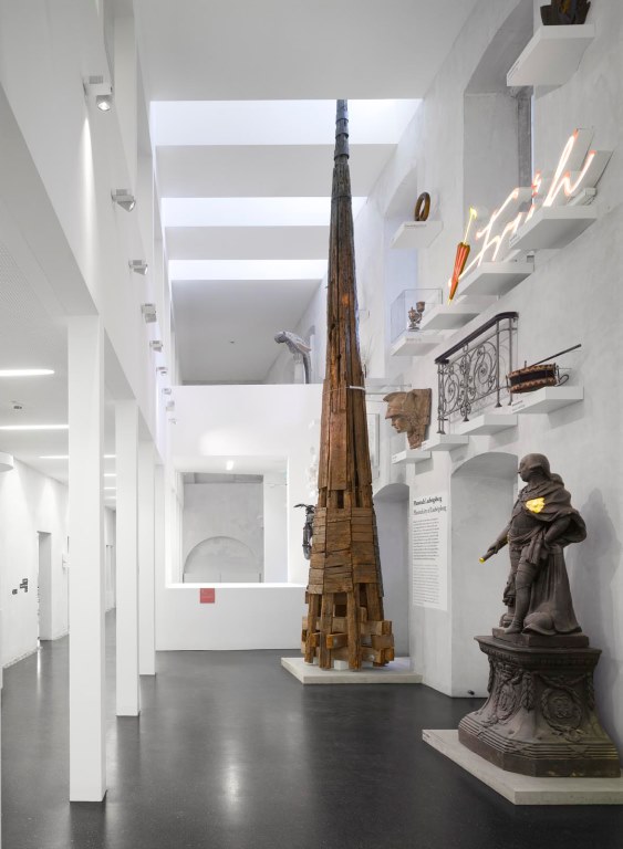 Foyer des Ludwigsburg Museum im MIK, Foto Roland Halbe